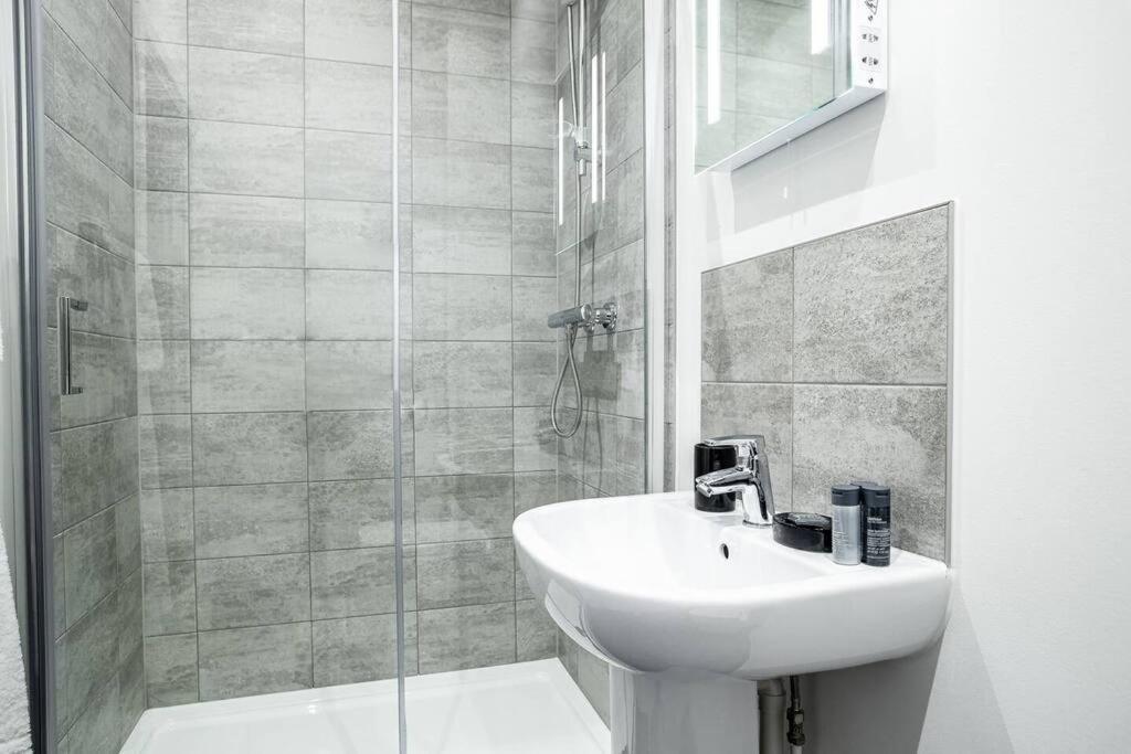 Bayard Apartments City Centre 2 Bedroom Apartment Peterborough Eksteriør bilde